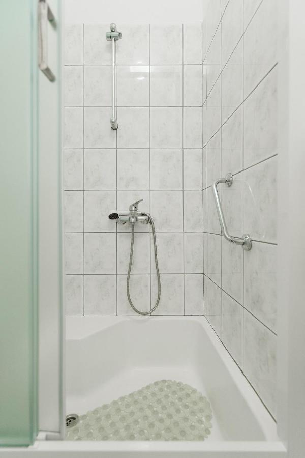 Apartment Kuzmanic Lokva Rogoznica Exteriör bild